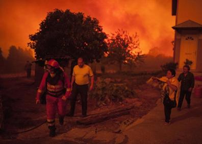 Imagen secundaria 1 - El voraz incendio de Verín sigue avanzando