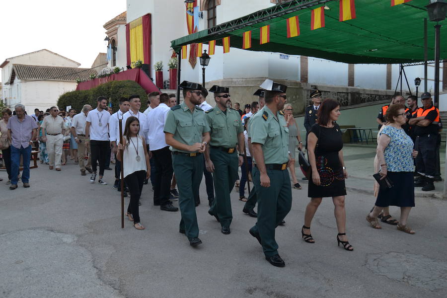 Al solemne acto celebrado el miércoles asistieron una decena de Hermandades, párrocos y representantes políticos de la Comarca de Alhama y numeroso público. Además del bastón de mando impuesto por la alcaldesa de Arenas, Francisca García, la Guardia Civil y Protección Civil le impusieron las medallas al mérito civil, con la colaboración de la vestidora de la Virgen, Nuni Torres.