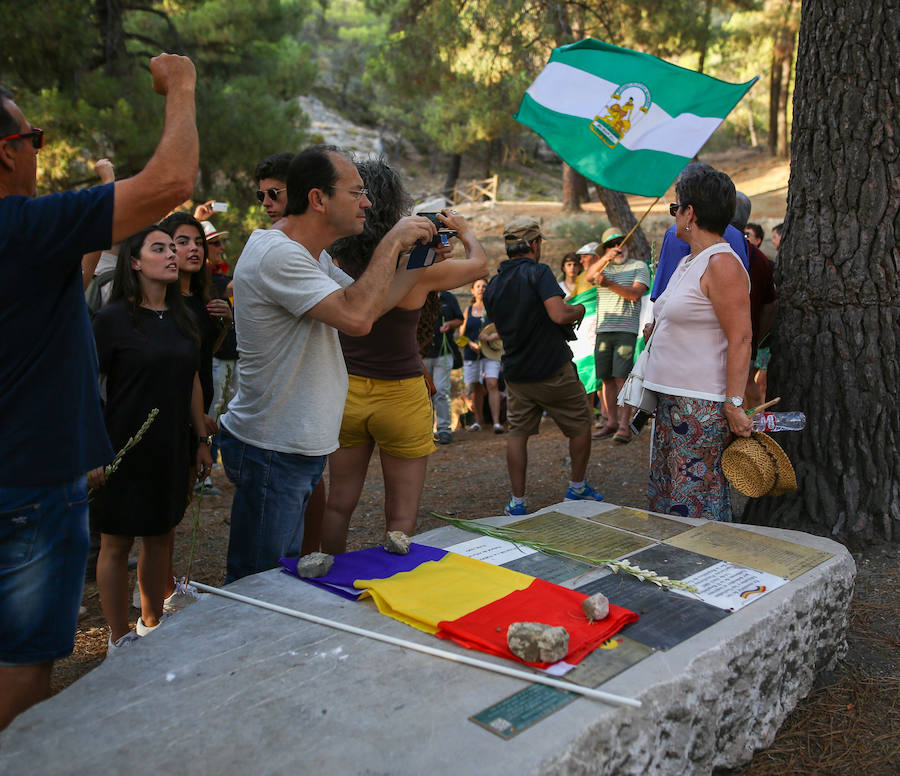 Las asociaciones de la memoria pidieron ayer una señalética cultural para el 'último paseo' de Lorca y un Centro de Interpretación en Víznar