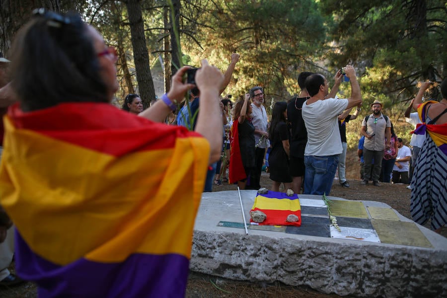 Las asociaciones de la memoria pidieron ayer una señalética cultural para el 'último paseo' de Lorca y un Centro de Interpretación en Víznar