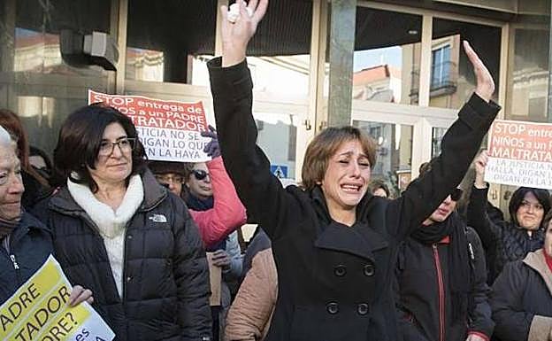 Asociaciones de custodia compartida, sobre el caso de Juana Rivas: "Es un secuestro. El padre es apto y buena persona"