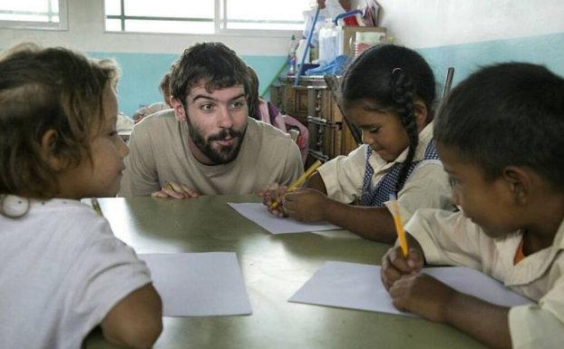 Álvaro Gomad, en el colegio de Tegucigalpa donde está cooperando este verano.