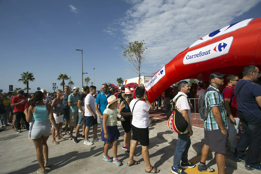 La carrera ha partido de la Ronda Sur para recorrer las principales calles de la ciudad