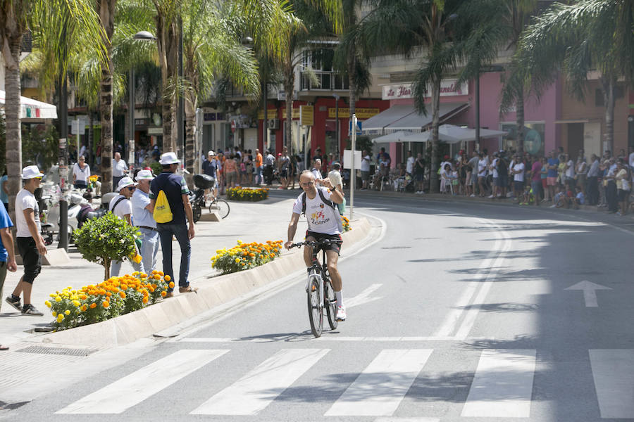La carrera ha partido de la Ronda Sur para recorrer las principales calles de la ciudad