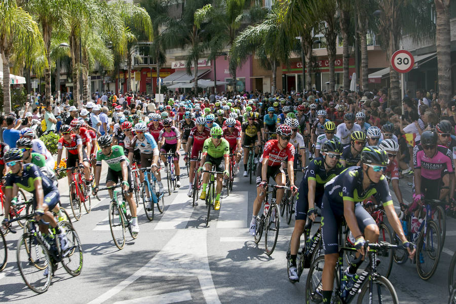 La carrera ha partido de la Ronda Sur para recorrer las principales calles de la ciudad