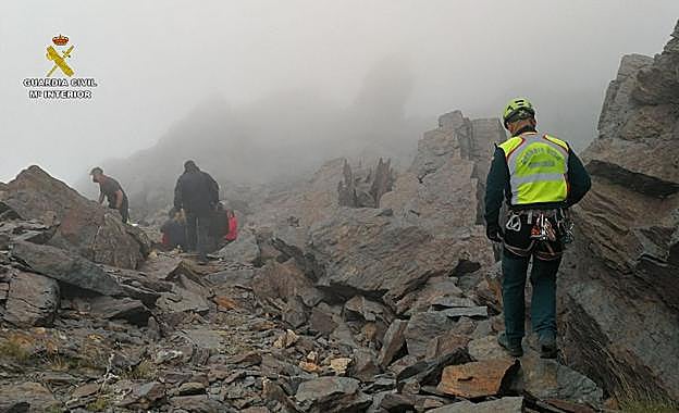 18 montañeros rescatados entre la niebla de Sierra Nevada