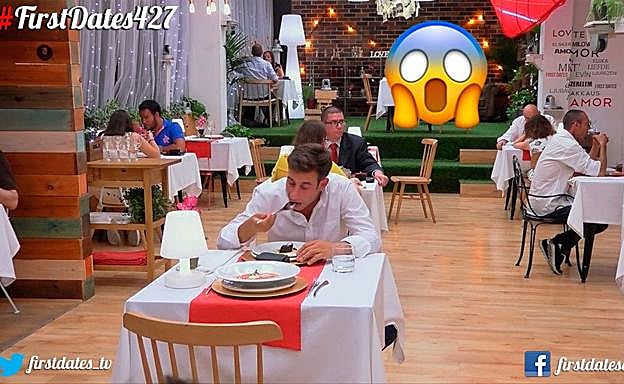 Maleducado y plantado en 'First Dates'