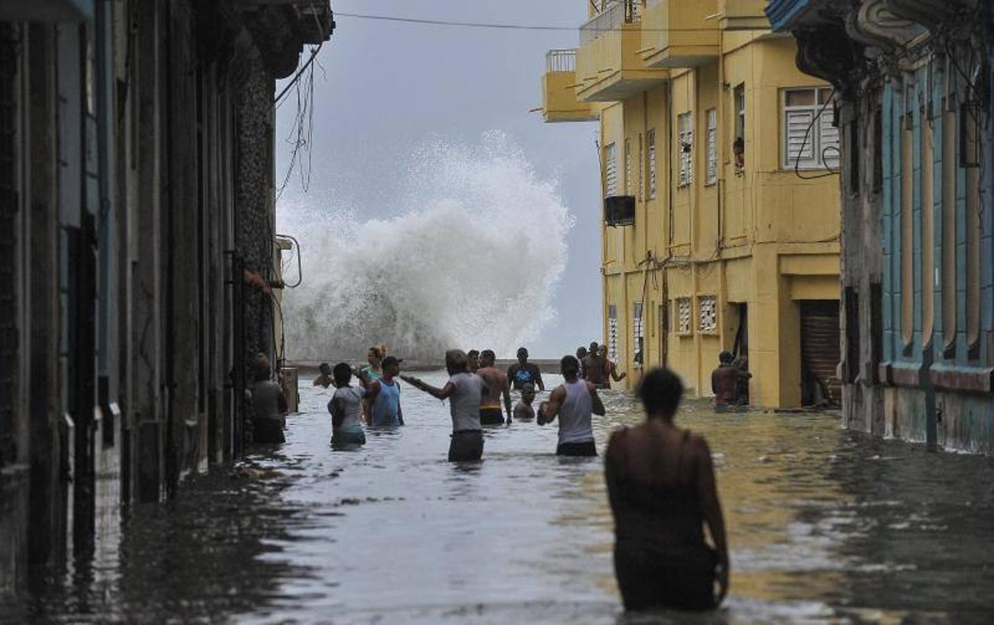 1,7 millones de personas han sido evacuadas en el país caribeño.