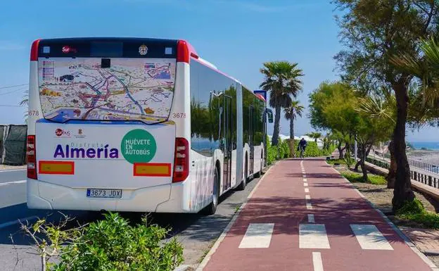 El bus entre Huércal de Almería y el campus de la UAL arranca el lunes