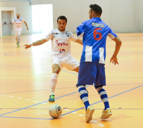 Una jugada en un partido de la temporada anterior.