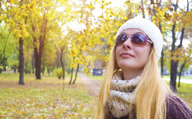 ¿Por qué debemos llevar gafas de sol también en otoño?