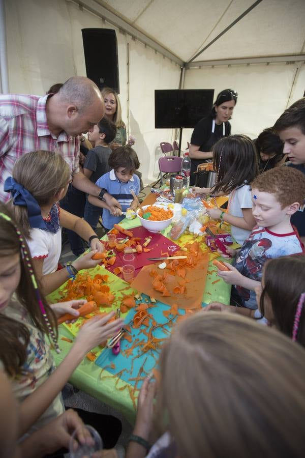 Miles de granadinos participaron este viernes en los actos con motivo de la Noche de los Investigadores