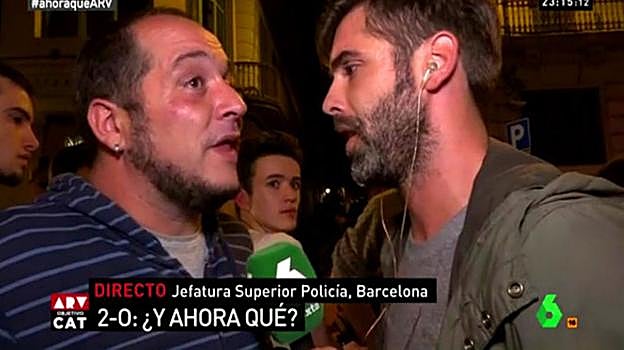 José Yélamo, de 'Más vale tarde', tuvo que pedir auxilio al exdiputado de la CUP David Fernández.