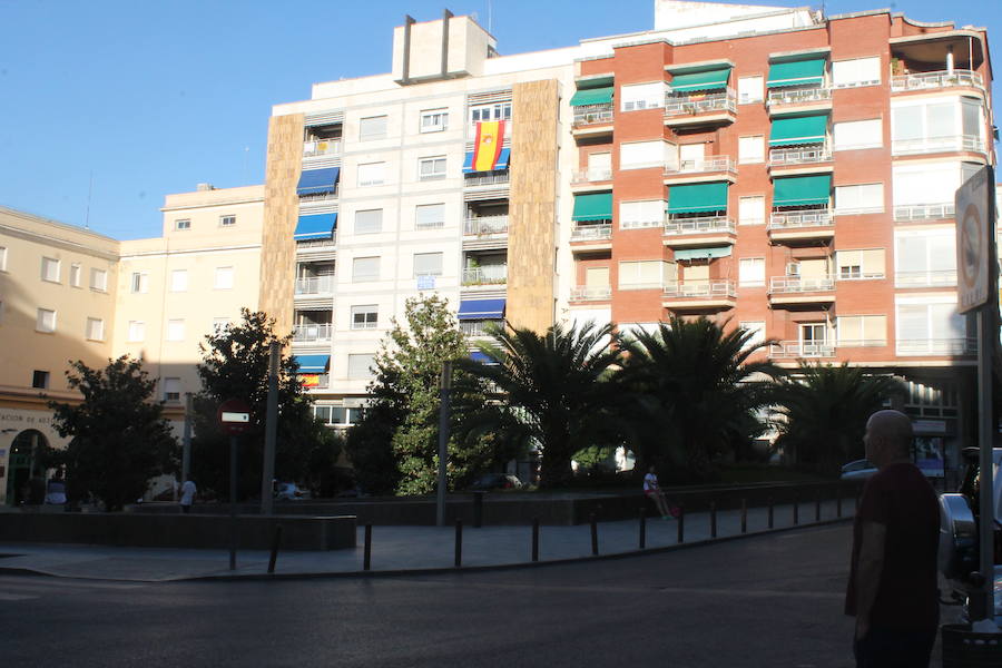 Muchos jienenses se 'adelantan' al alcalde, colocando la rojigualda en sus balcones y ventanas