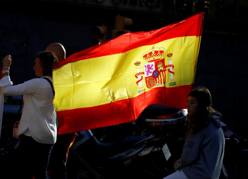 A partir de las 12:00 horas se concentran miles de personas en la capital catalana para «recuperar la sensatez»