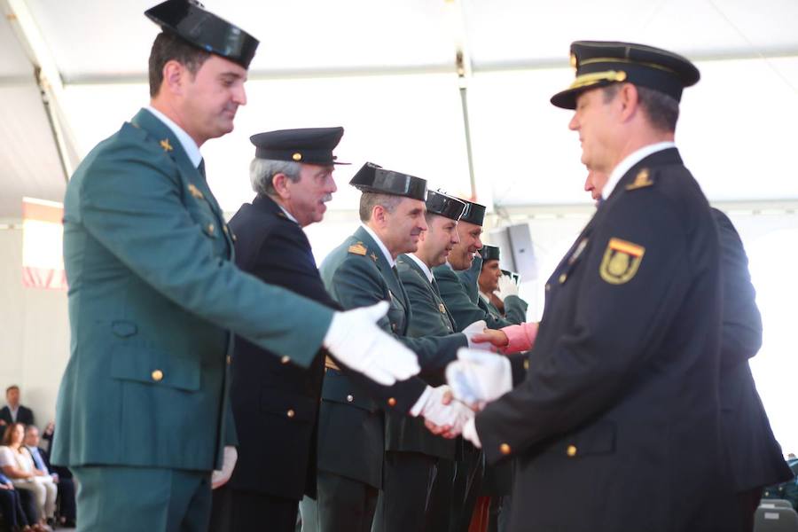 Los reconocimientos y el recuerdo a los guardias civiles desplazados a Cataluña ponen la emotividad en la festividad de la Benemérita