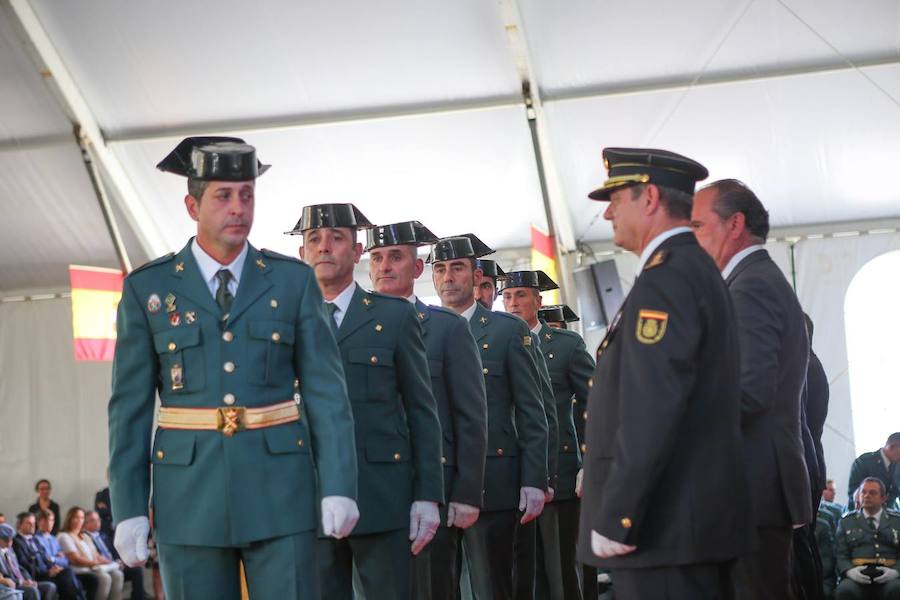 Los reconocimientos y el recuerdo a los guardias civiles desplazados a Cataluña ponen la emotividad en la festividad de la Benemérita