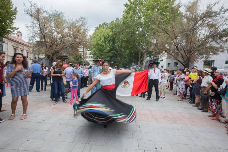 El desfile de culturas de América en la capital