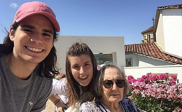 Los jóvenes de Jaén ya pueden 'adoptar a un abuelo'