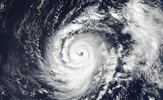 El vídeo del huracán Ofelia que amenaza a España