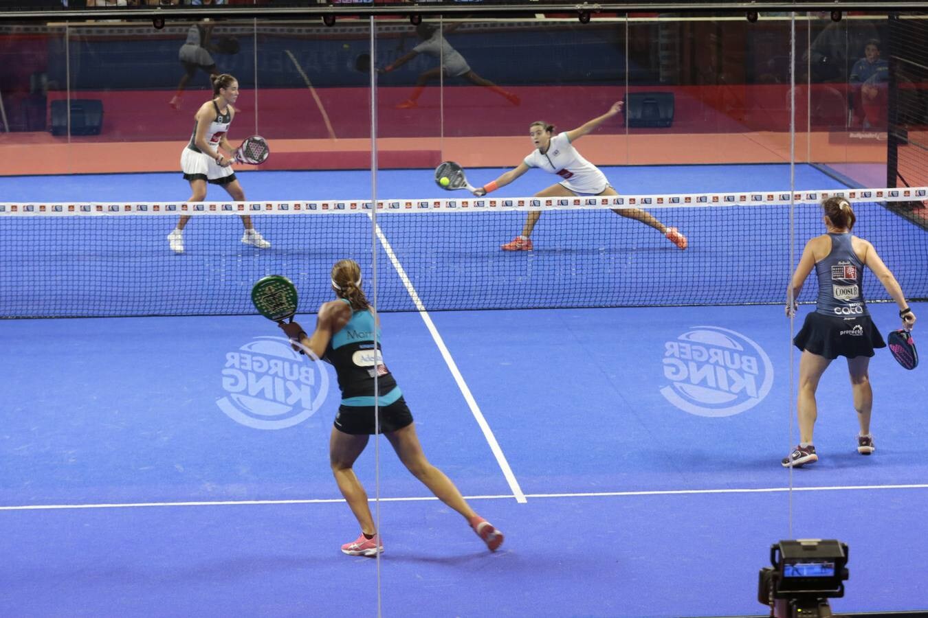 La final femenina tendrá una pareja campeona inédita este año y Sainz y Triay la alcanzan tras arrollar en su camino