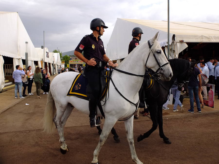 Llega San Lucas, día grande, tras una jornada de alta tensión política en el recinto de La Vestida | Buen ambiente en el ferial en la víspera de un festivo que se prevé pasado por agua desde el mediodía