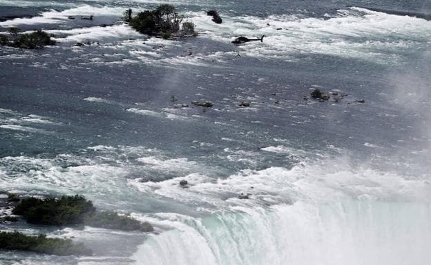 Un niño cae 30 metros en las cataratas del Niágara y sobrevive