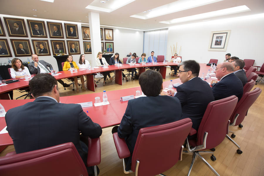 IDEAL y la Cámara de Comercio de Granada celebran una nueva edición de sus desayunos formativos