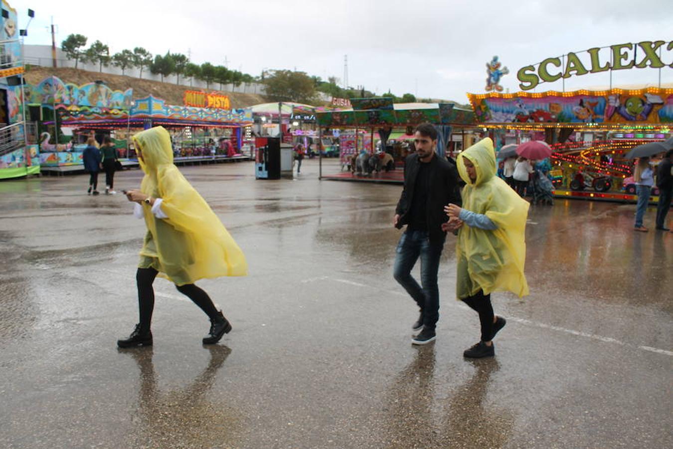 Jaén calma su sed en una jornada de menos a más en cuanto a afluencia y buena temperatura pese a la lluvia; pasamos el ecuador de la feria, hoy siguen la celebraciones