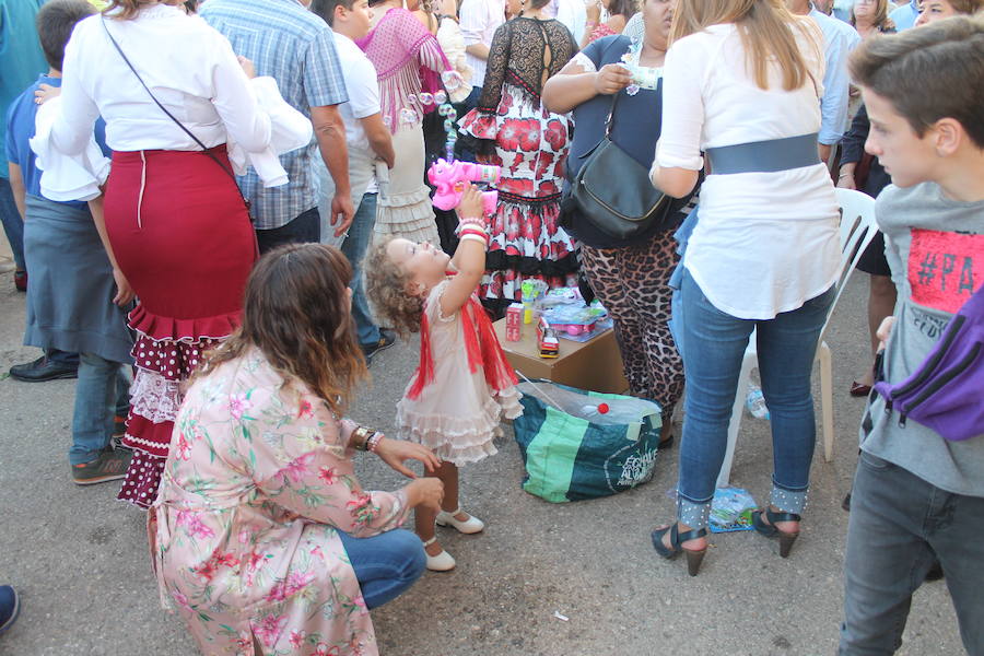 La jornada dio de sí. En familia, con los amigos o en pareja. Los encuentros fraternales siguieron en el ferial como el de la Asociación Jacobea