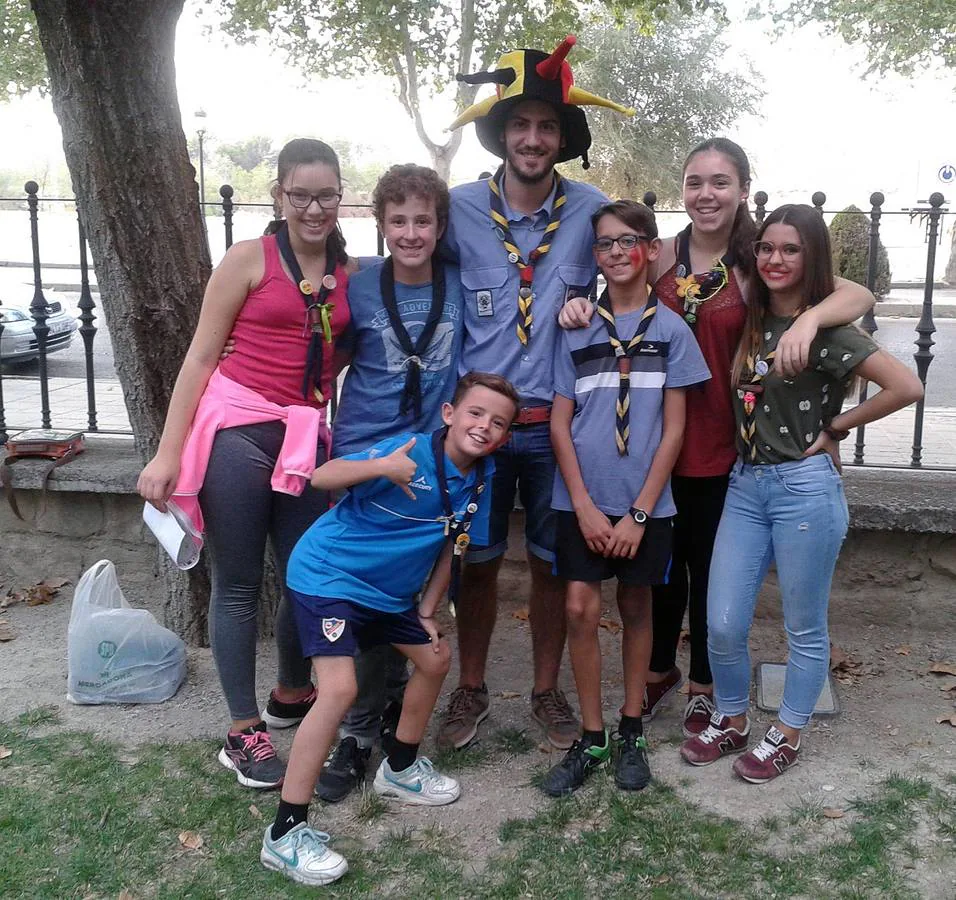 El grupo de Scouts 'El Buen Pastor' cumple dos décadas de vida en Linares | Decenas de niños y jóvenes han pasado por este movimiento que les inculca la importancia del servicio a la sociedad, entre otros valores