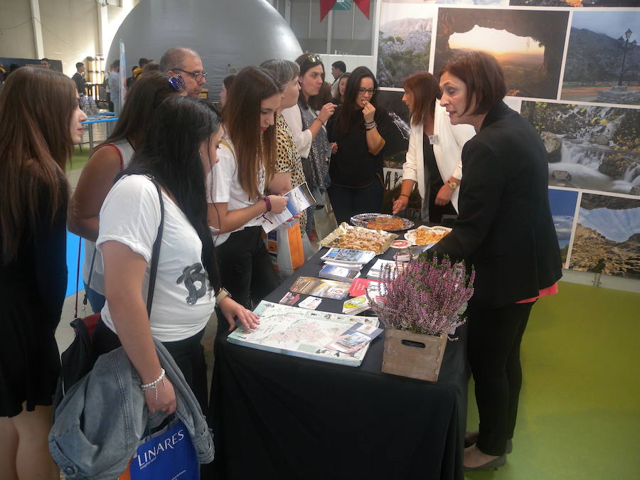 La Junta apuesta por reforzar la comercialización exterior del turismo de interior e internacionalizar las pymes