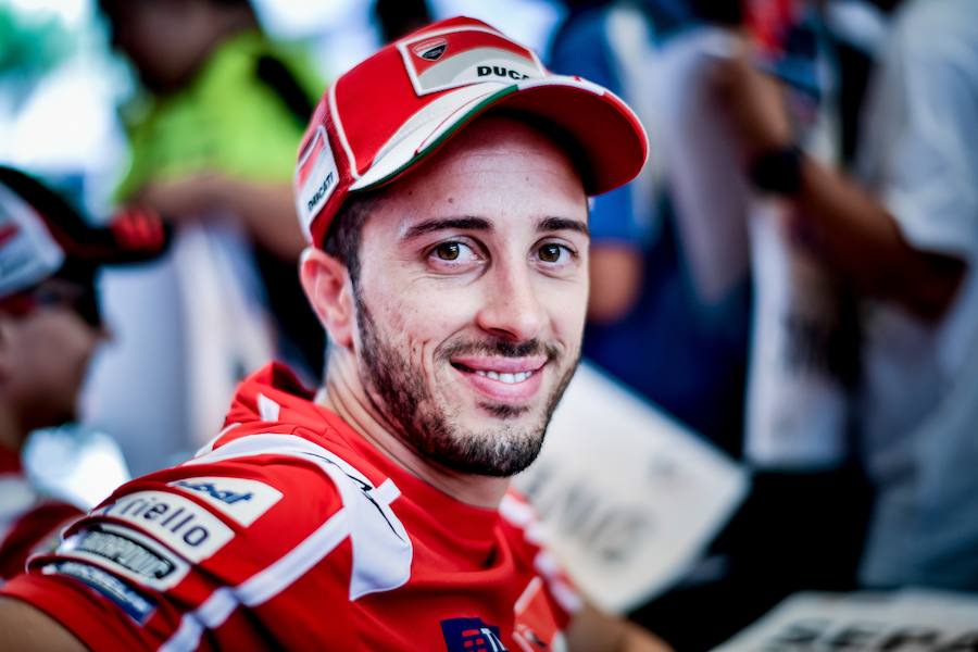 Dovizioso dijo estar contento de esta primera jornada porque han sido "rápidos en las dos condiciones, principalmente en agua, y la moto funcionaba muy, muy bien".