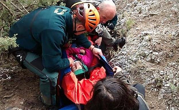 Imagen de archivo de un rescate de la Guardia Civil en Dilar.