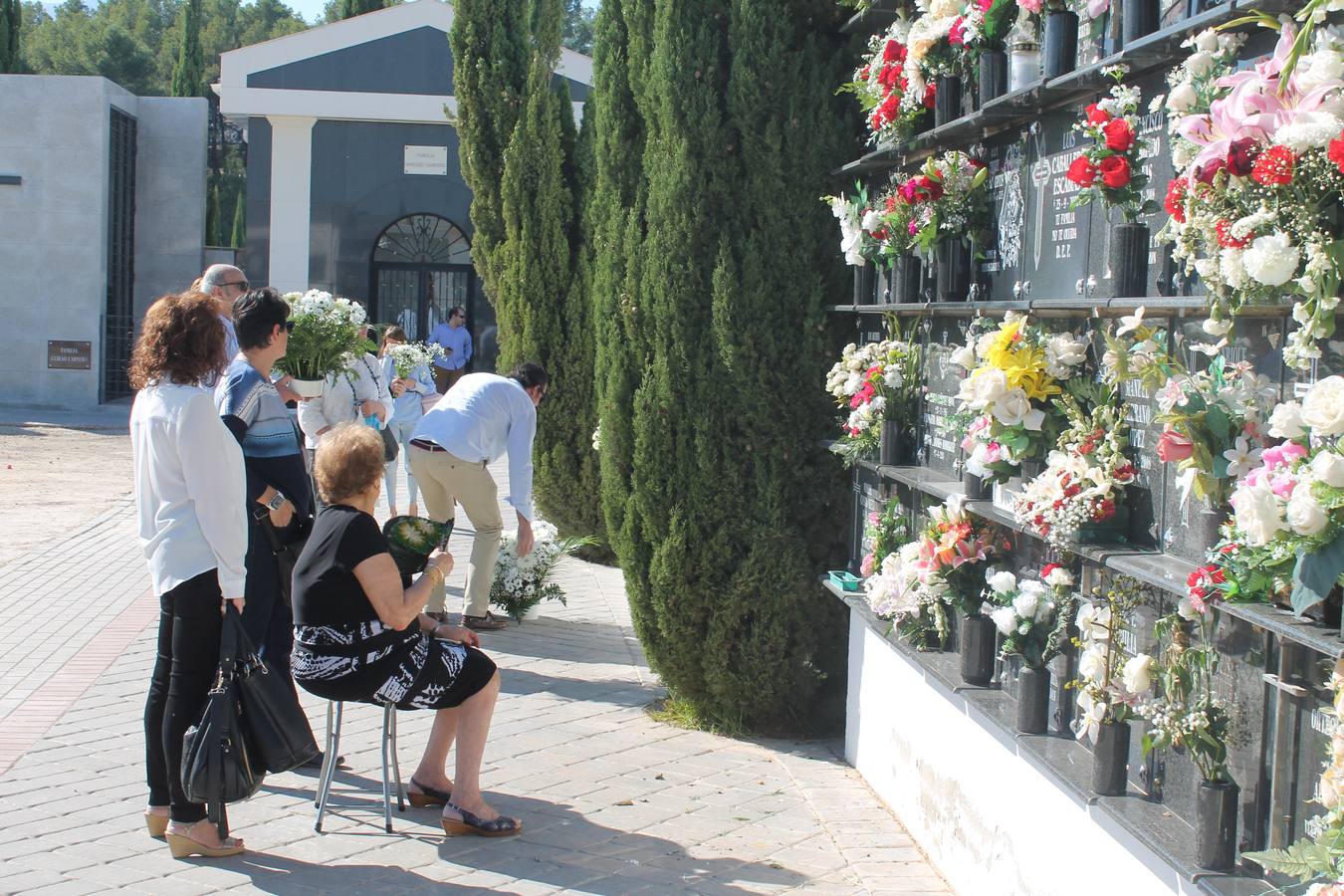 El de San Eufrasio acoge el acto de reconocimiento a los represaliados por el franquismo organizado por la Asociación para la Recuperación de la Memoria Histórica Miles de jienenses recuerdan a sus seres queridos en los dos cementerios