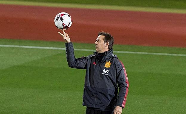 Julen Lopetegui, durante el entrenamiento de la selección. 