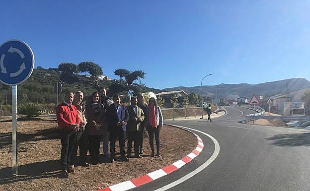 Diputación acondiciona el acceso a Fuensanta de Martos y mejora la entrada a su polígono industrial