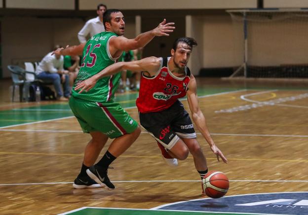 Carlos de Cobos, en el partido entre el Plasencia Ambroz y el Covirán Granada.