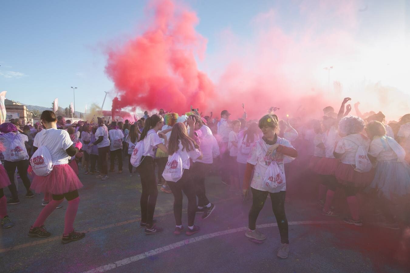 La carrera 'Holi Life' llena de color Granada