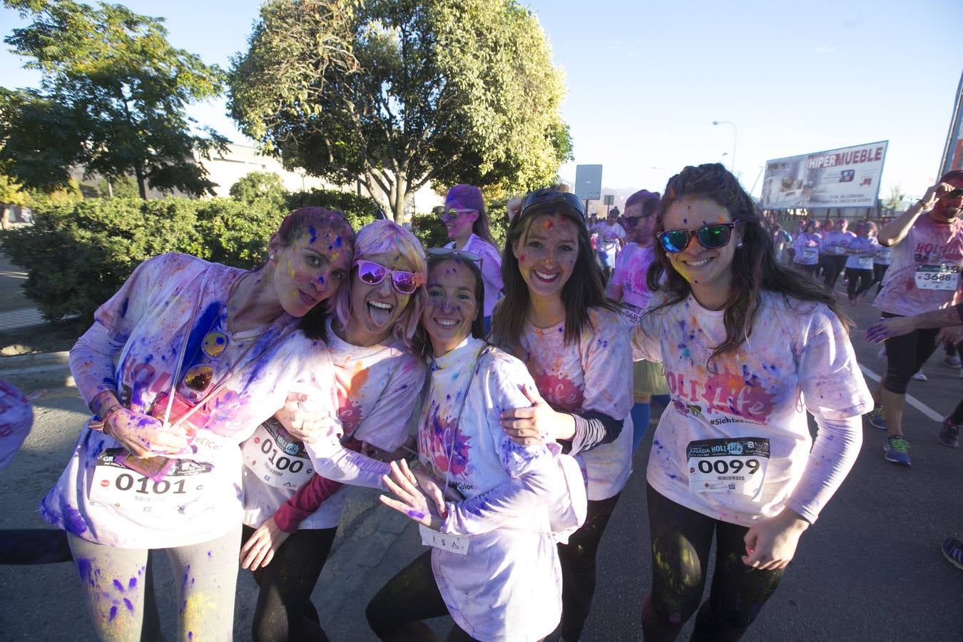 La carrera 'Holi Life' llena de color Granada