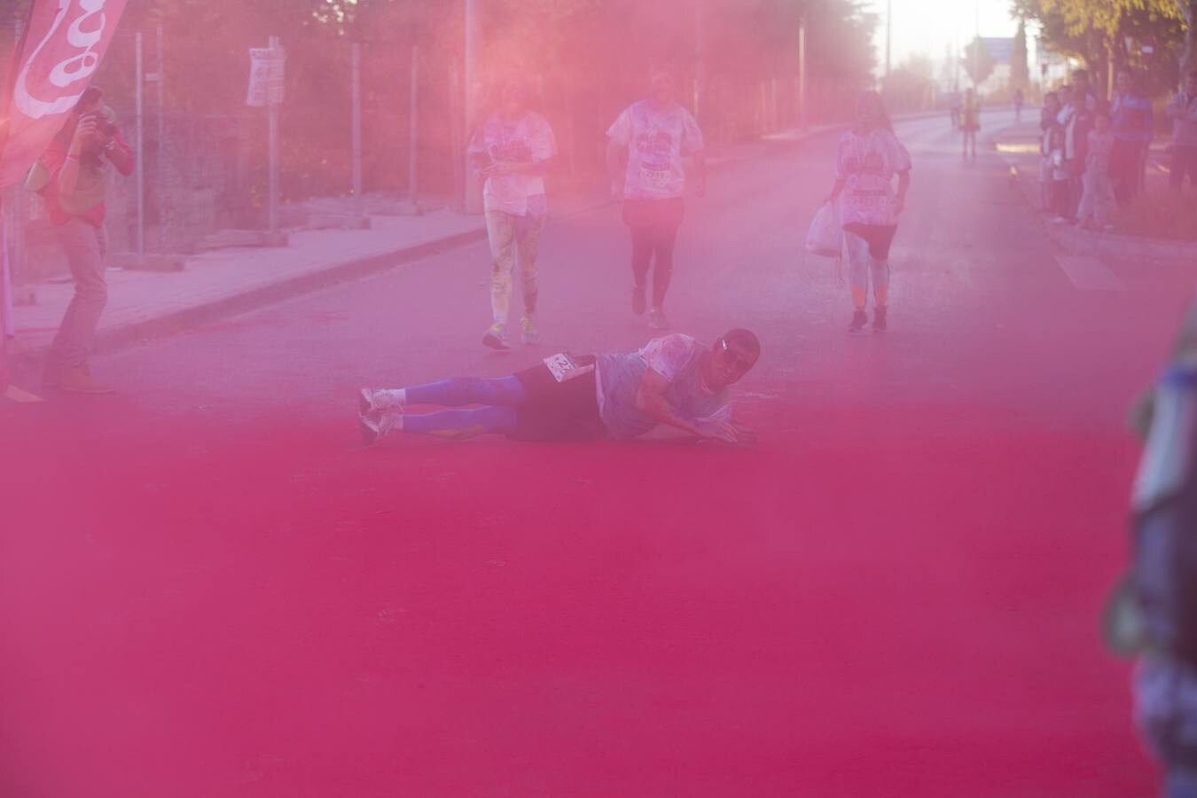 La carrera 'Holi Life' llena de color Granada