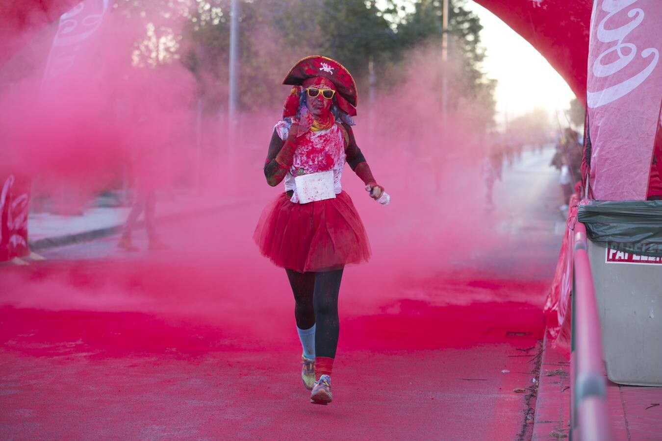 La carrera 'Holi Life' llena de color Granada