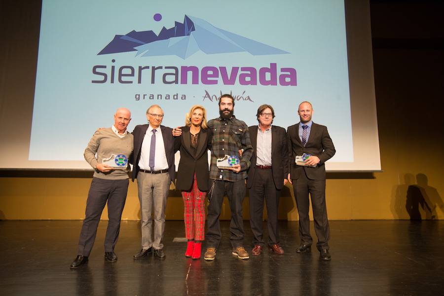 La III Gala del Deporte Blanco premió al corredor olímpico junto con el Centro de Alto Rendimiento y el profesor Pablo Gómez