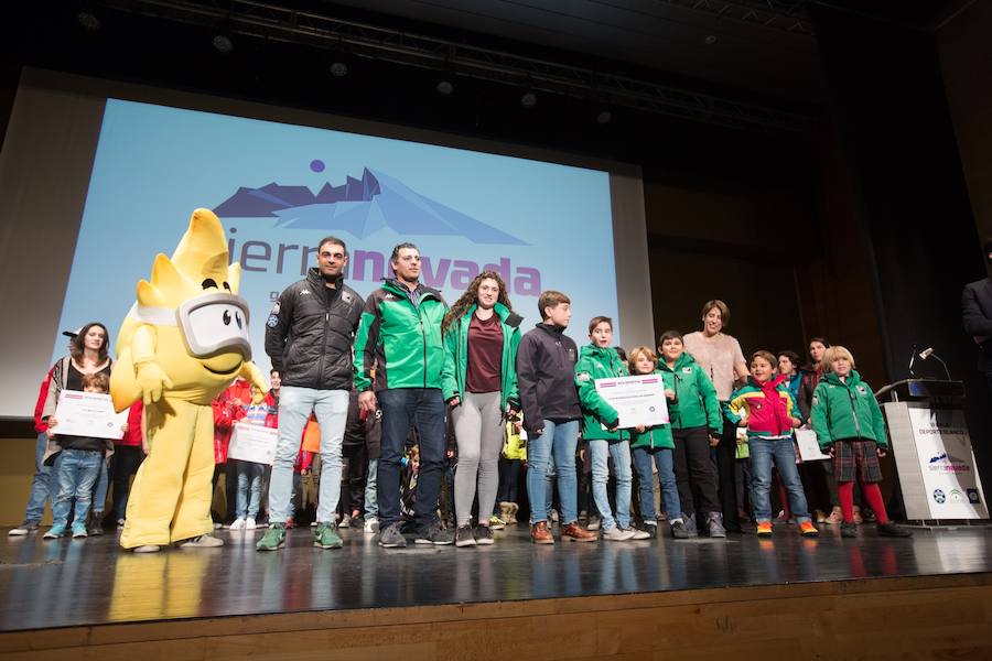 La III Gala del Deporte Blanco premió al corredor olímpico junto con el Centro de Alto Rendimiento y el profesor Pablo Gómez