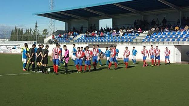 Imagen de archivo de un partido celebrado el Campo San Benito de Porcuna.
