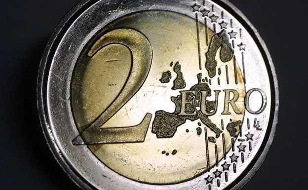 Mira bien tus monedas de 2 euros: la Guardia Civil te avisa de una importante estafa