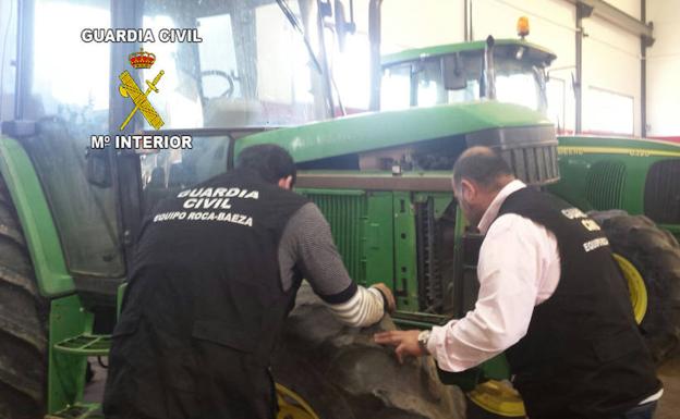 Localizan en Jaén dos tractores robados