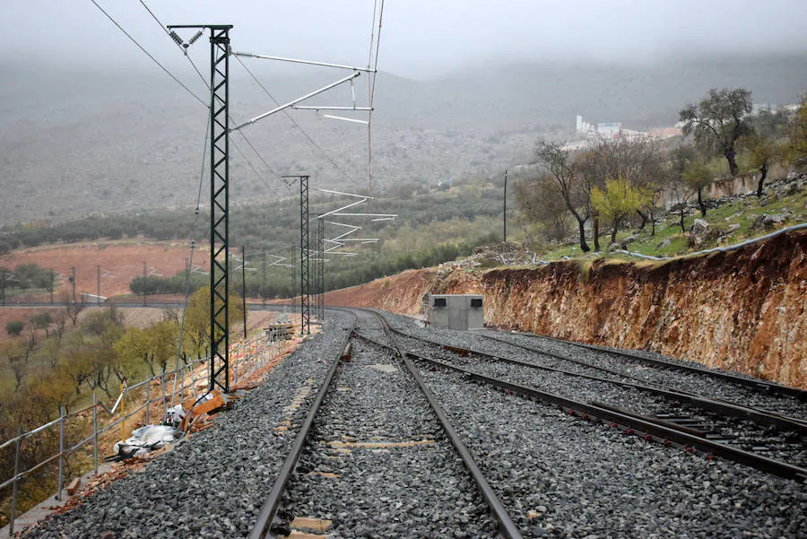 De la Serna señaló este miércoles en el Congreso que «dentro de unos meses» podrán volver los trenes, sin precisar ningún plazo