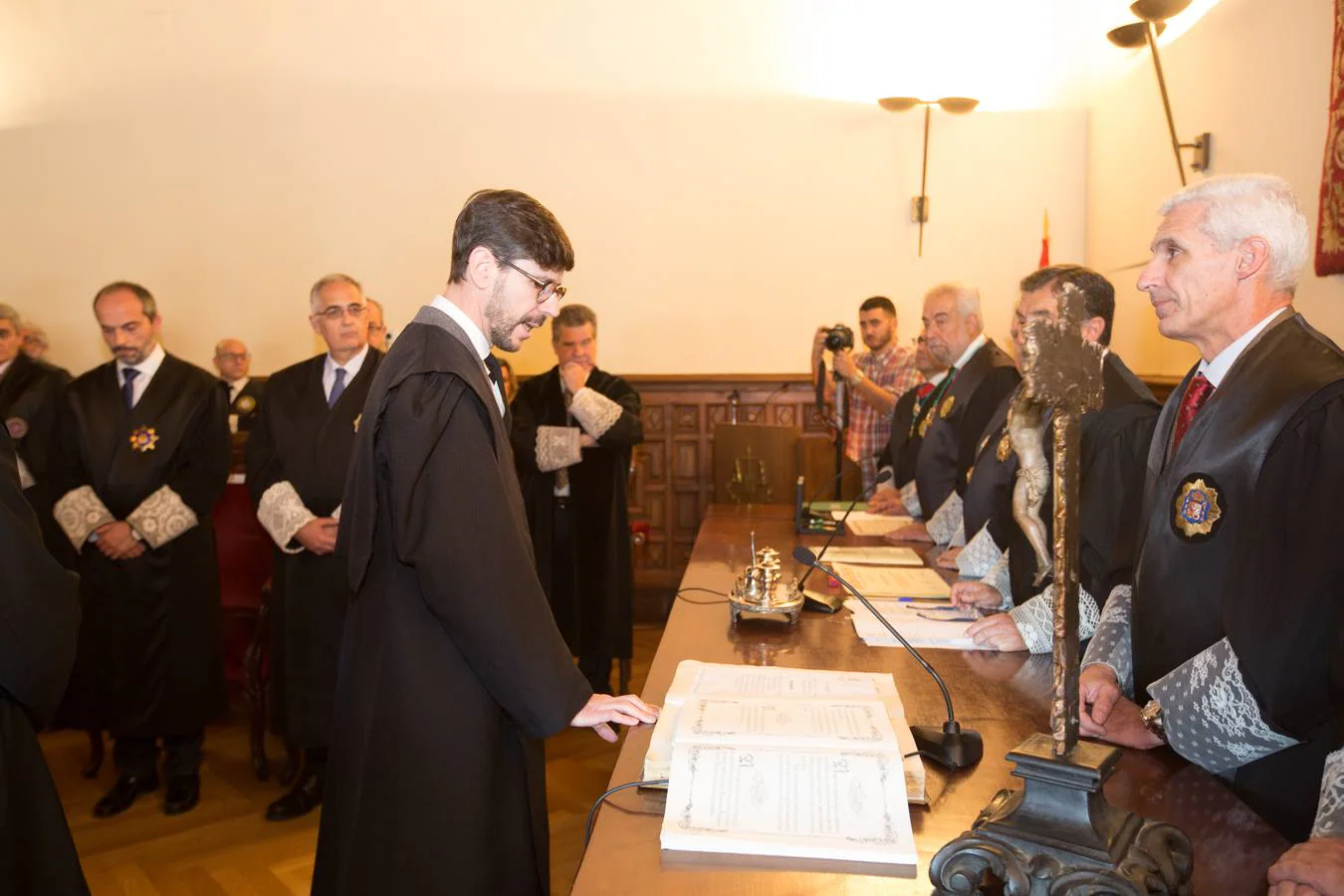 Medalla de Oro al Mérito Profesional para José Esteban Sánchez Montoya en el acto institucional del Colegio de Graduados Sociales de Granada