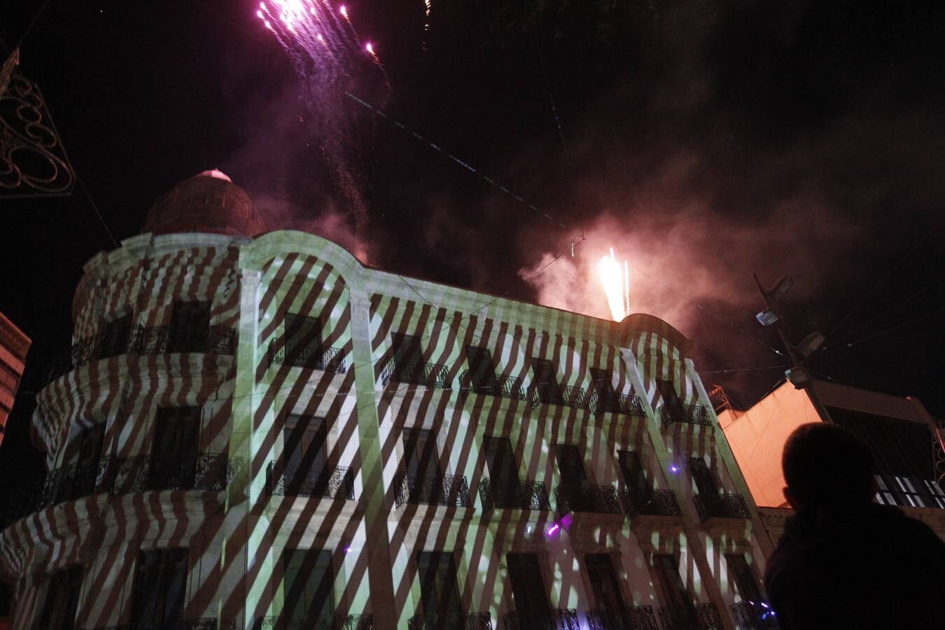 La ciudad celebró anoche su tradicional encendido